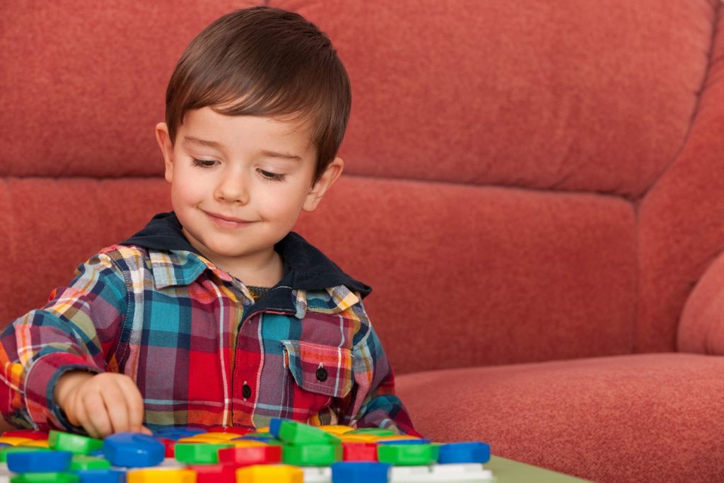 Comprendre mon enfant introverti | Article de blogue de Kaleido