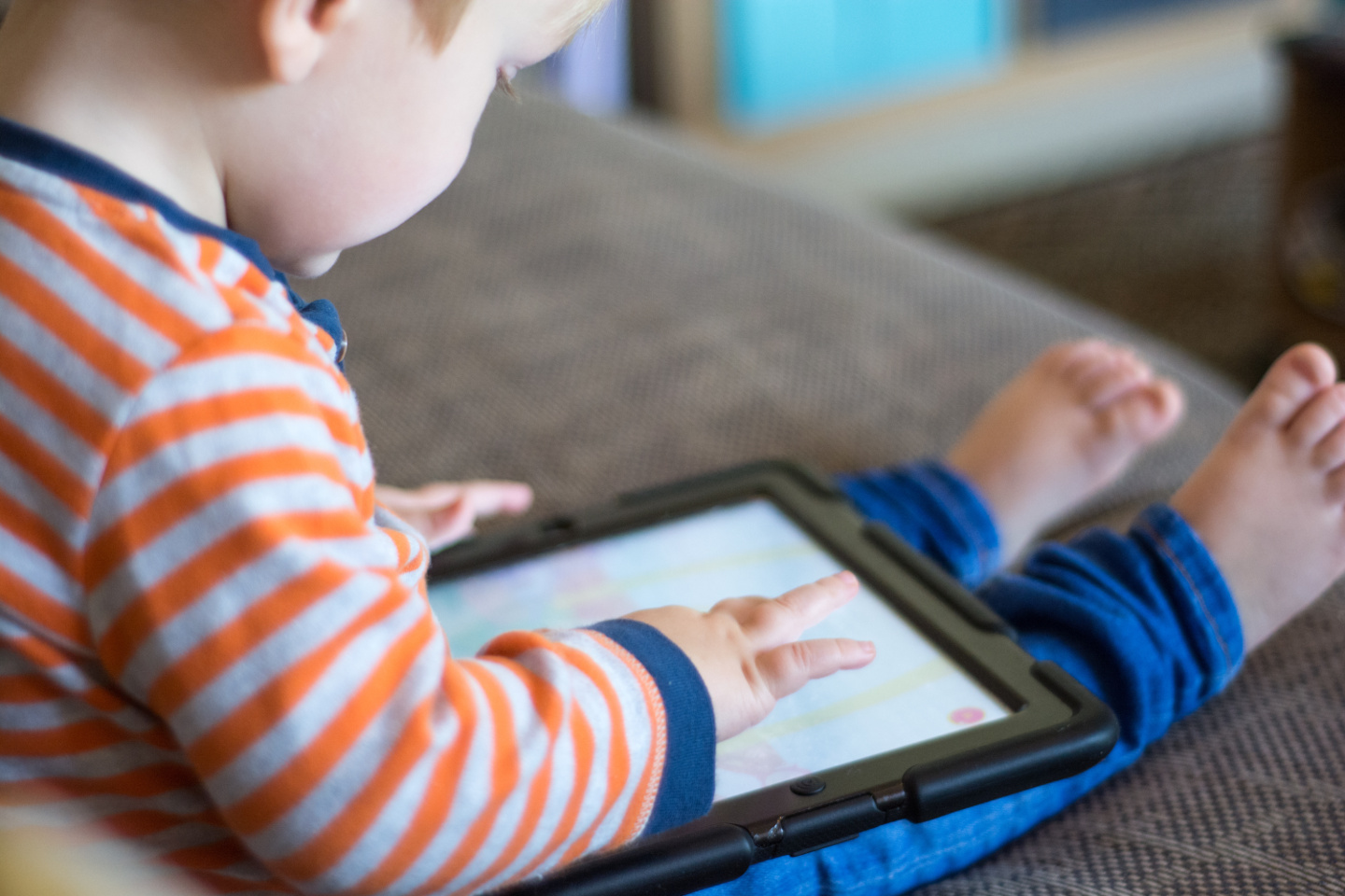 Bébé devant les écrans : quels sont les effets? | Article de blogue de Kaleido