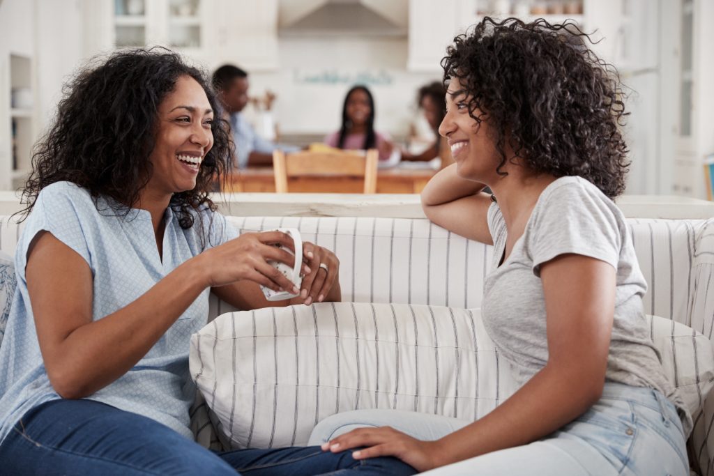Comment faciliter la discussion avec son ado? | Article de blogue de Kaleido