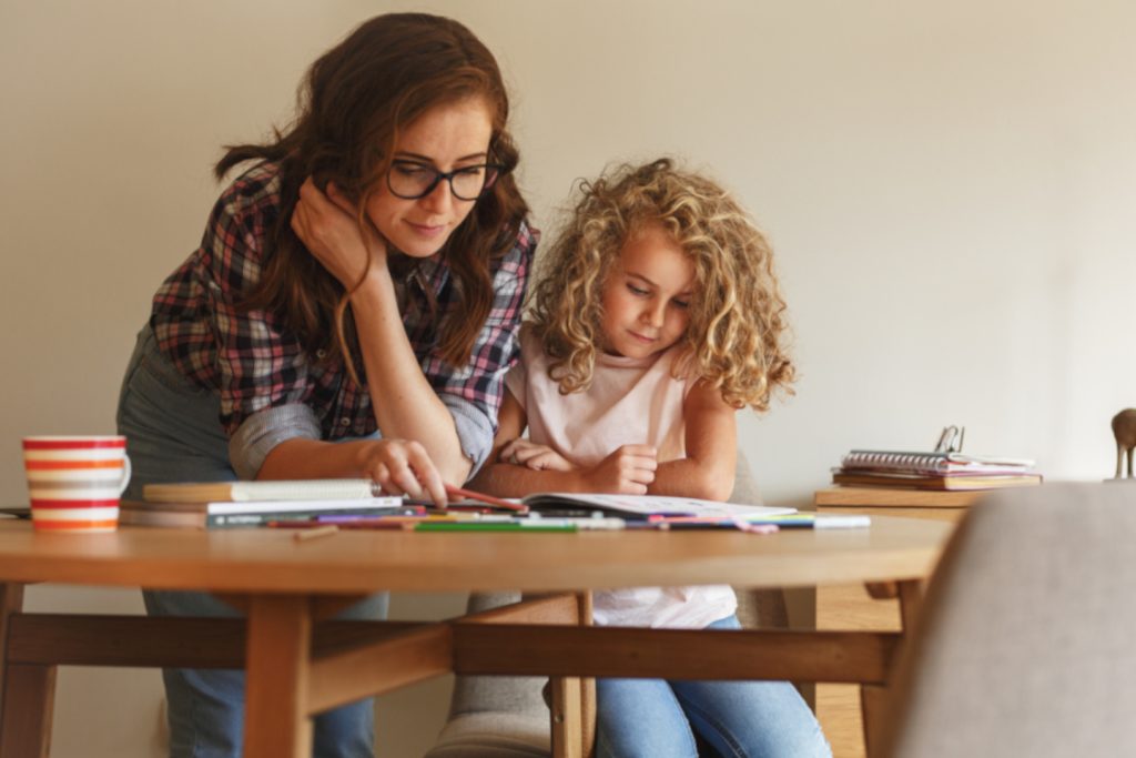 Poursuivre l’école à la maison | Article de blogue de Kaleido
