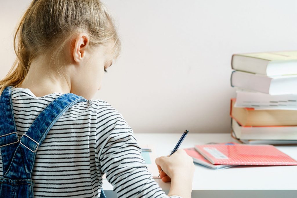 Trucs pour une période des devoirs plus zen | Article de blogue de Kaleido