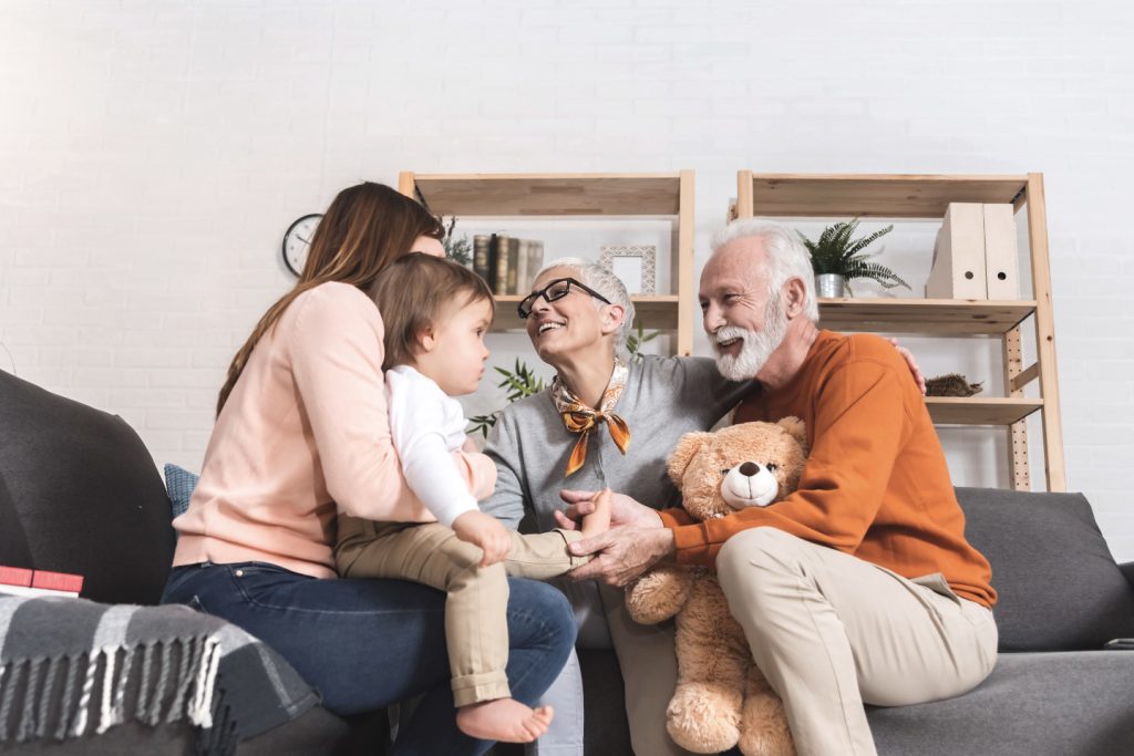 Grands-parents, contribuez à l’éducation de vos petits-enfants grâce au REEE! | Article de blogue de Kaleido