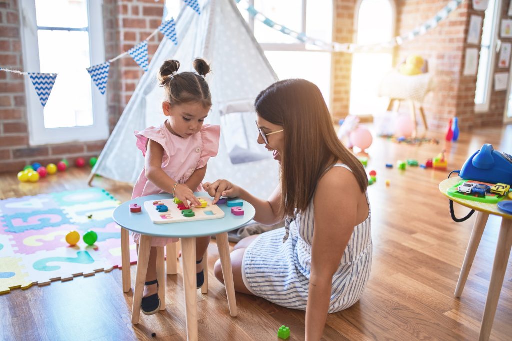 Comment développer la motricité fine de votre enfant? | Article de blogue de Kaleido