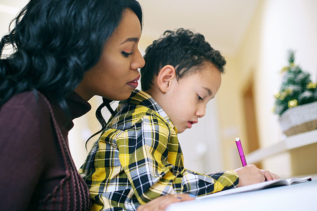 Accompagner son enfant ayant un retard scolaire | Article de blogue de Kaleido